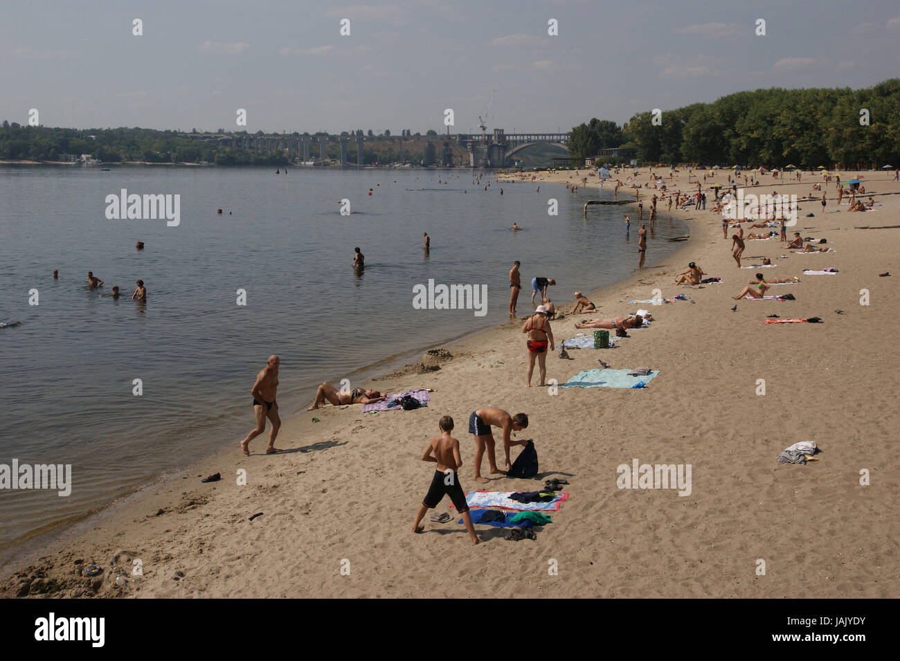 L'Ukraine, Saporischschja,plage dans le Dniepr, baigneurs, Banque D'Images