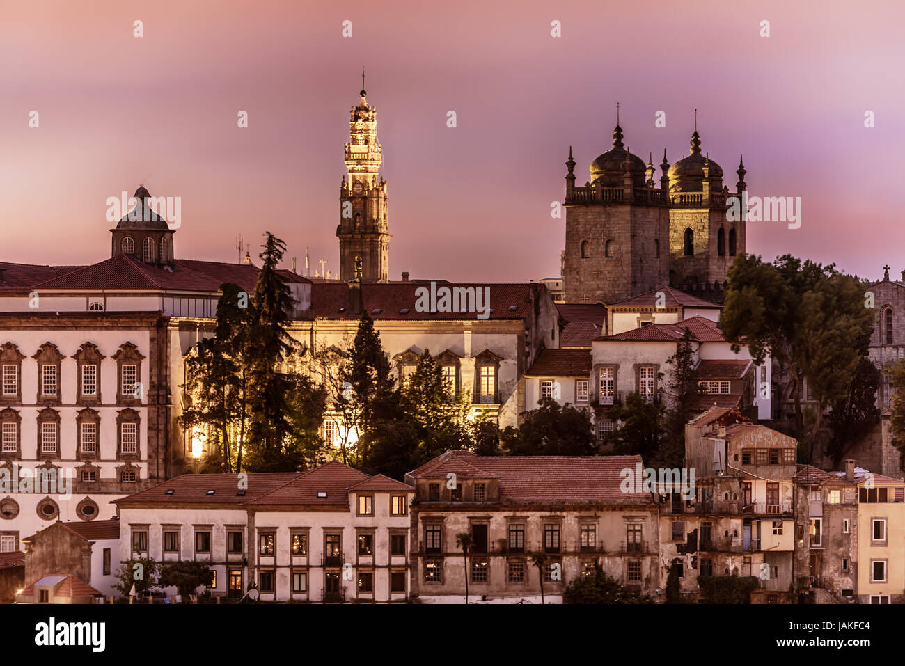 Porto, Portugal : Vue aérienne de la vieille ville Banque D'Images