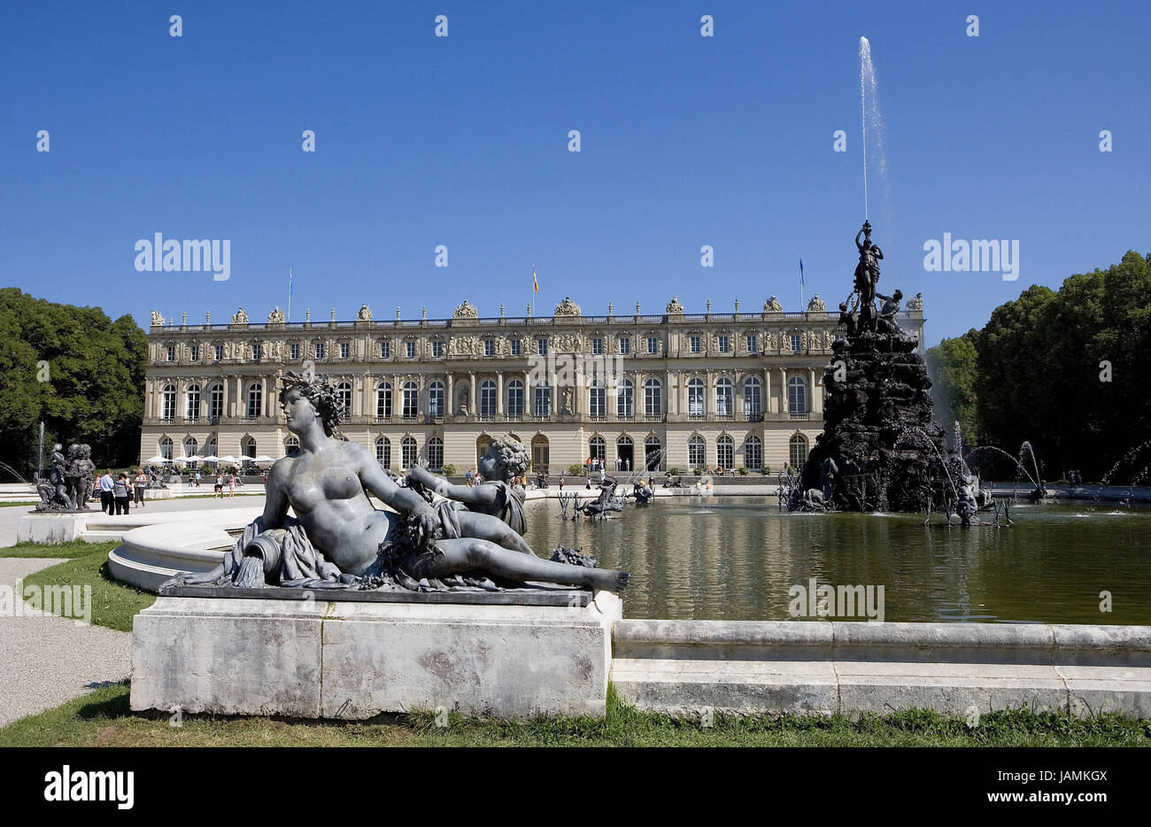 Allemagne,Haute-bavière,lock lac Chiem du Seigneur,tourisme,modèle ne libération,Chiemgau bavarois,Lac,Chiem,island,Lac de Chiem du Seigneur,château royal,structure,serrure,architecture,château,statue,fontaine,endroit d'intérêt,tourisme,personne, Banque D'Images