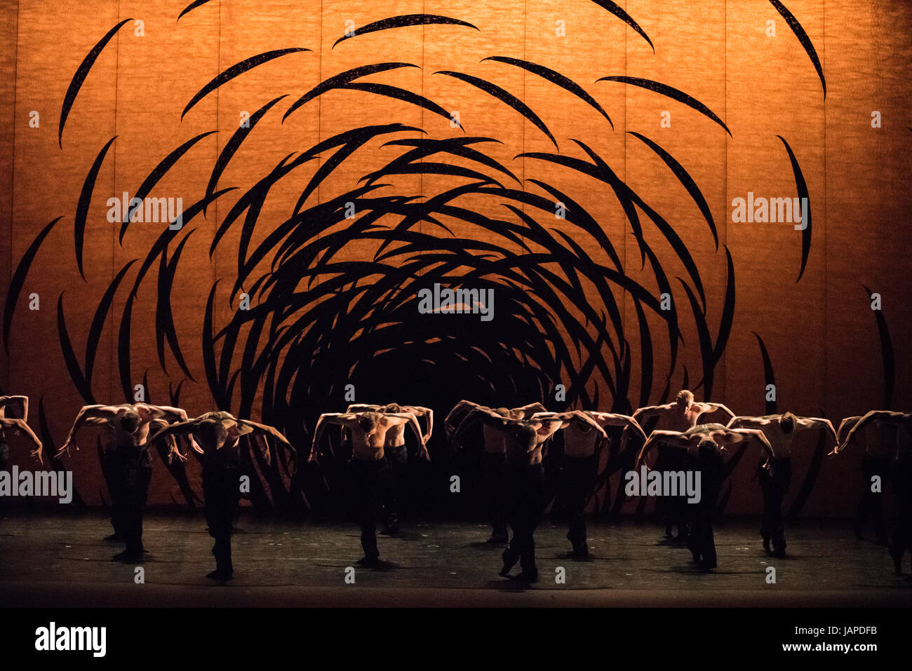 Londres, Royaume-Uni. 7 juin, 2107. Scottish Ballet présente apparition par Crystal Pite dans le cadre d'un programme double au Sadler's Wells. Credit : Danilo Moroni/Alamy Live News Banque D'Images