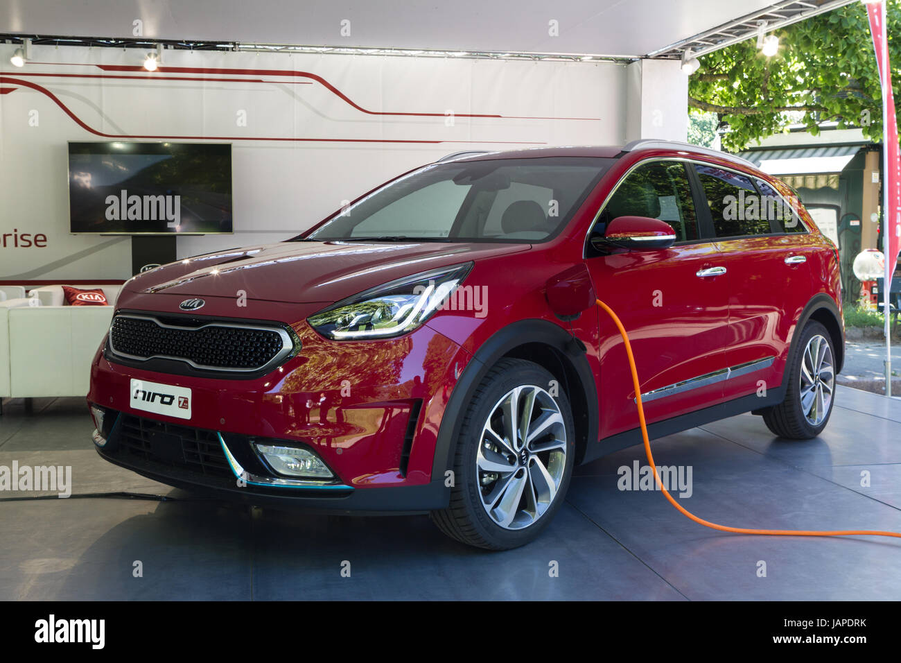 Turin, Italie, 7 juin 2017. Une Kia Niro charge hybride. Troisième édition du Parco Valentino Location de voitures show hosts par de nombreux fabricants d'automobiles et les concepteurs de voiture à l'intérieur du Parc Valentino à Turin, Italie. Banque D'Images