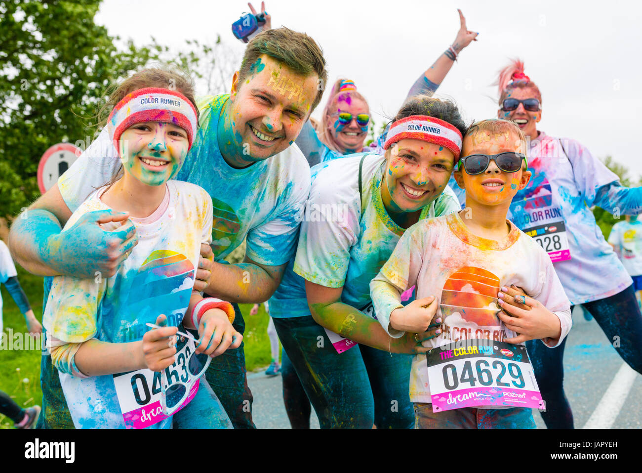 Poznan, Pologne - 20 mai 2017 : les gens heureux participant à la Color Run. La Color Run est une course amicale organisée 5K Banque D'Images
