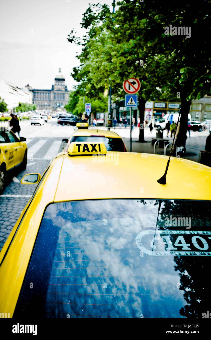 Taxi à Prague st. Venceslav square Banque D'Images