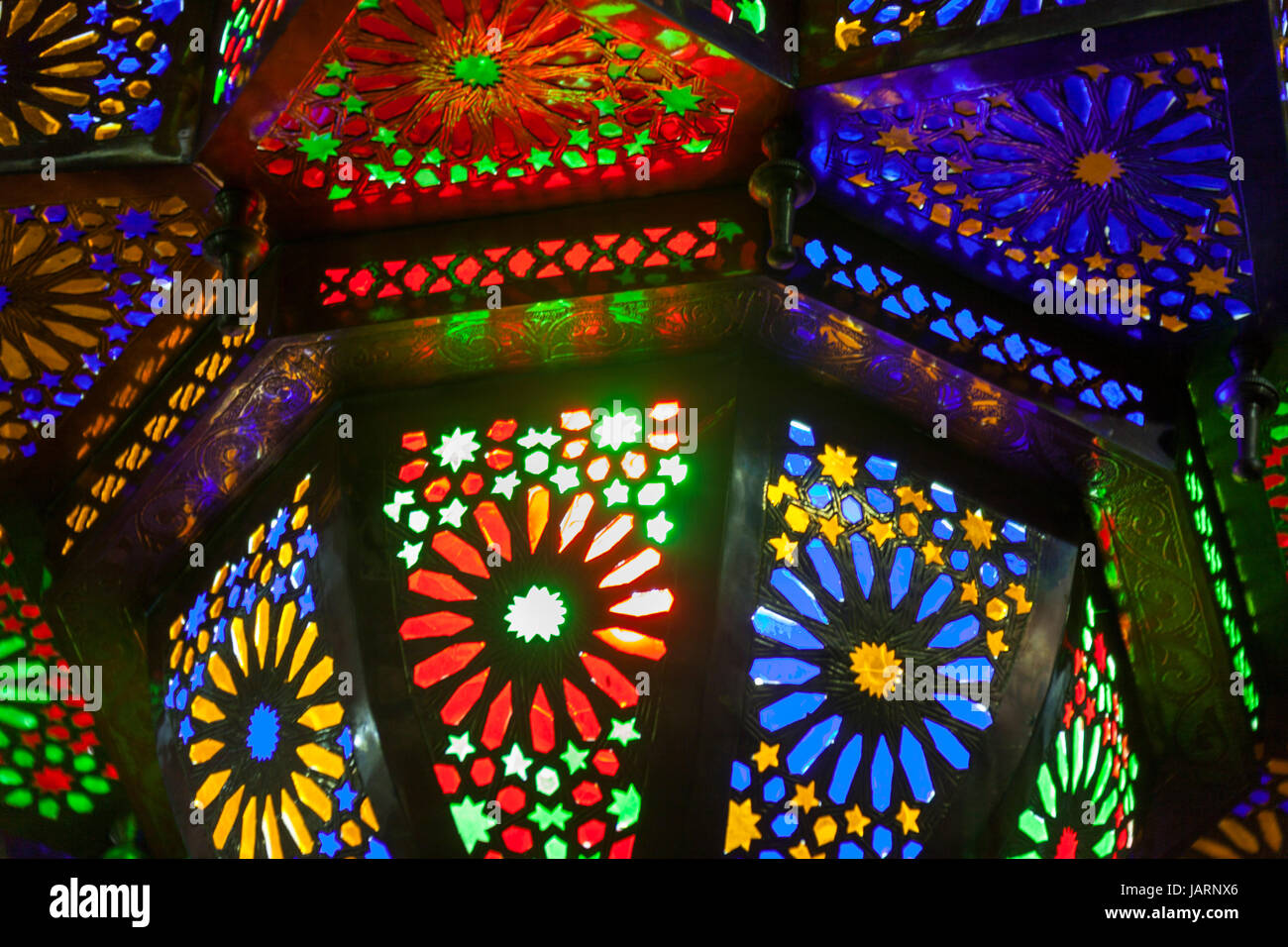 Lampe marocaine coloré, gros plan. Banque D'Images