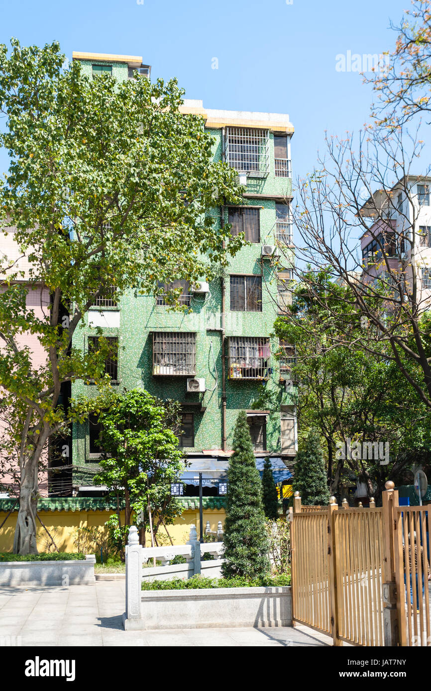 Voyage en Chine - petit appartement maison urbaine dans la ville de Guangzhou dans la saison du printemps Banque D'Images