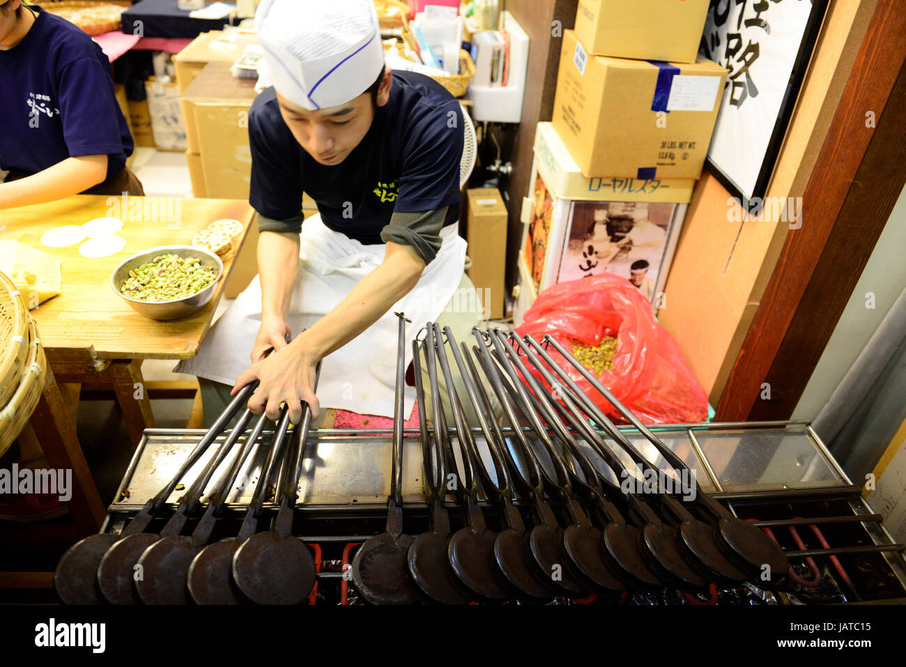 Préparation d'Hirosaki cookes traditionnels à Aomori, Japon Banque D'Images