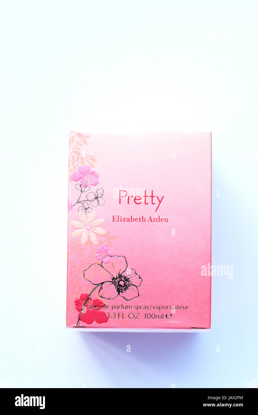 Parfum Elizabeth Arden contre isolé sur fond blanc Banque D'Images