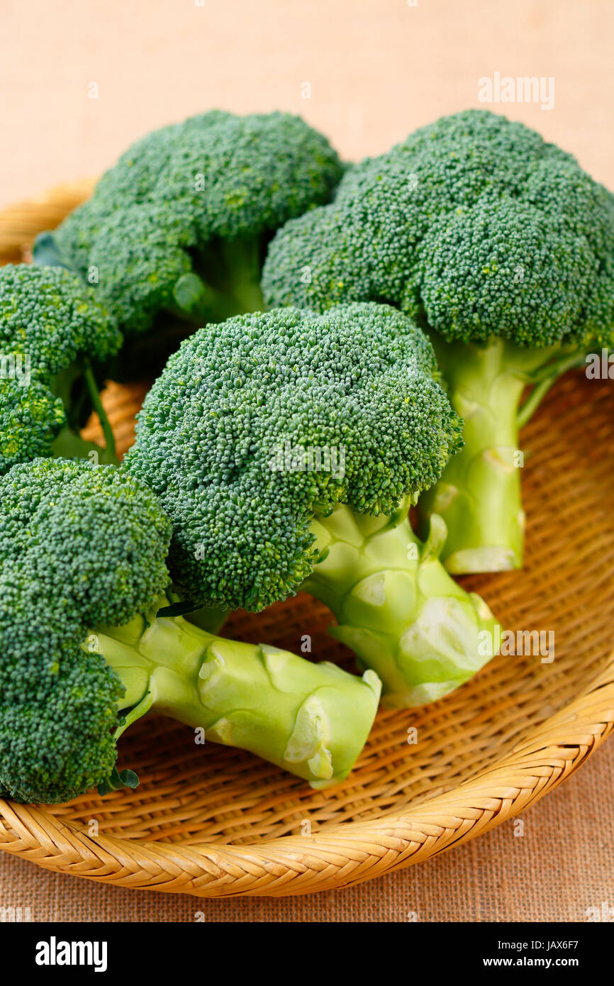 Brocoli jaune Banque de photographies et d’images à haute résolution Alamy