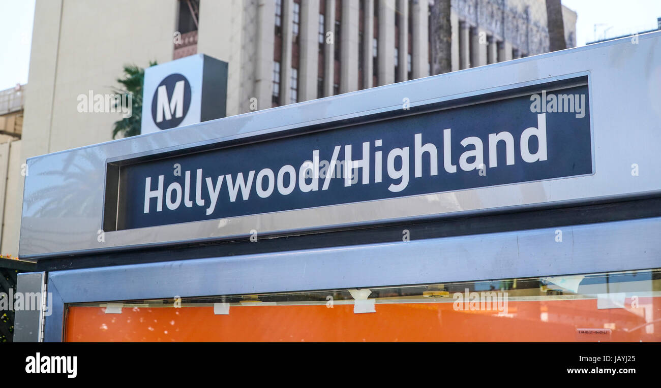 Inscrivez-Hollywood et Highland à l'entrée du métro - LOS ANGELES - Californie Banque D'Images