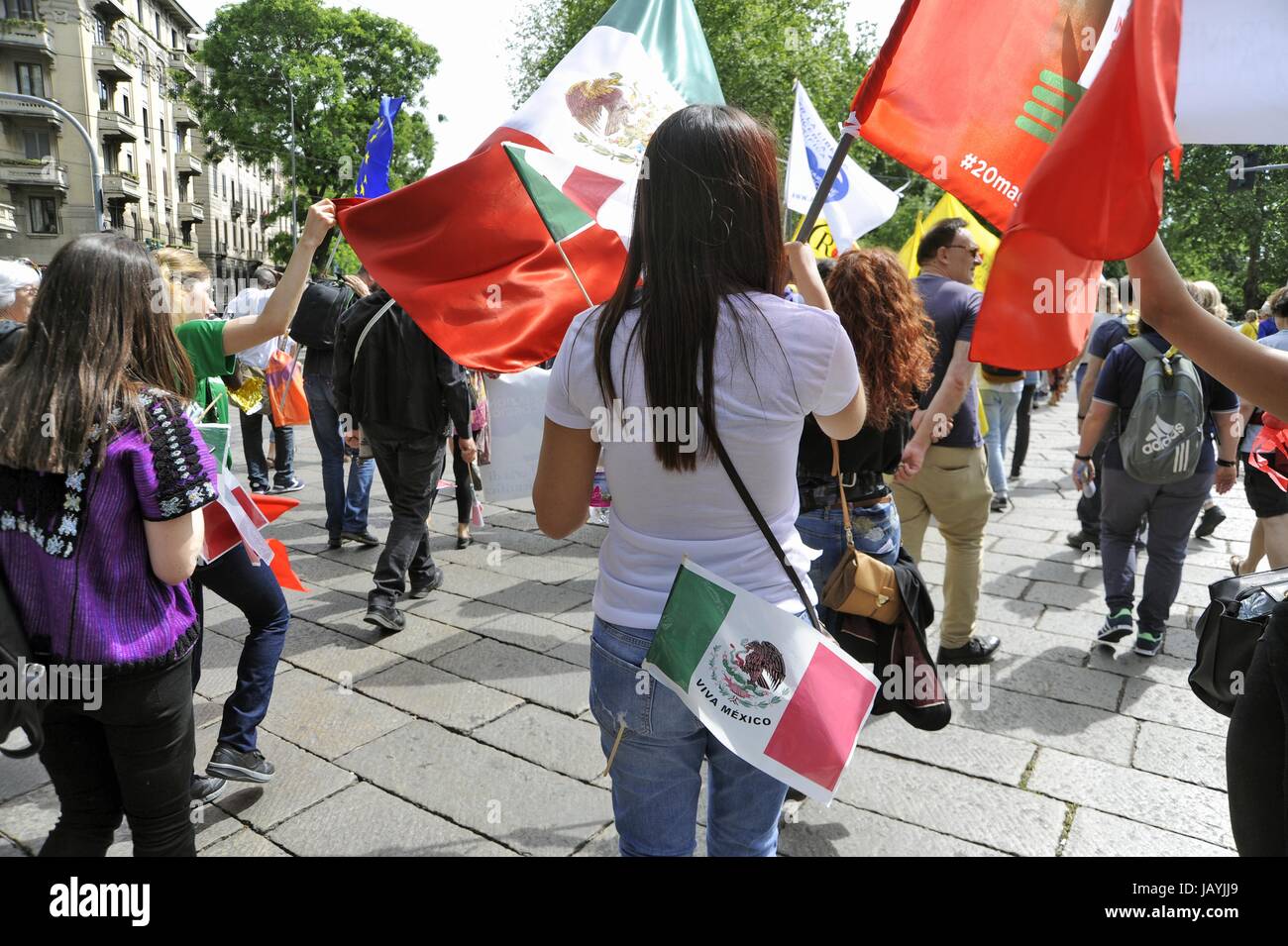 Milan, 20 mai 2017, 'Ensemble sans murs' démonstration pour l'accueil et l'intégration des peuples migrants ; représentant de la communauté mexicaine Banque D'Images