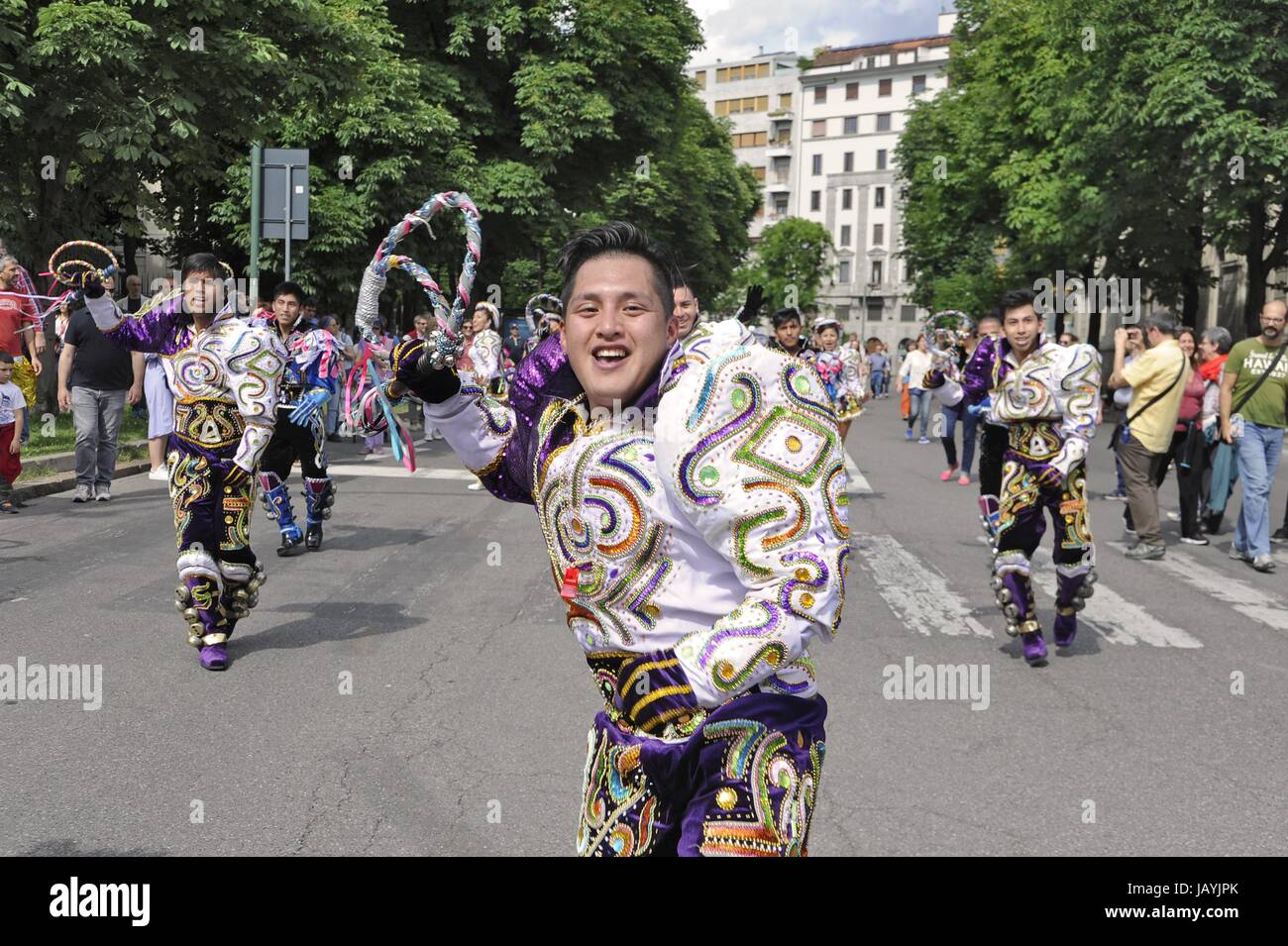 Milan, 20 mai 2017, 'Ensemble sans murs' démonstration pour l'accueil et l'intégration des peuples migrants ; représentant de la communauté péruvienne Banque D'Images