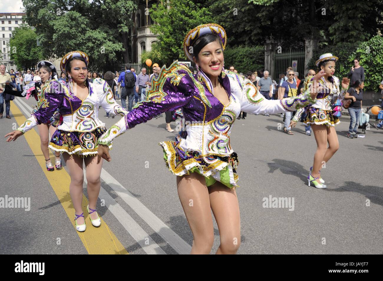 Milan, 20 mai 2017, 'Ensemble sans murs' démonstration pour l'accueil et l'intégration des peuples migrants ; représentant de la communauté péruvienne Banque D'Images