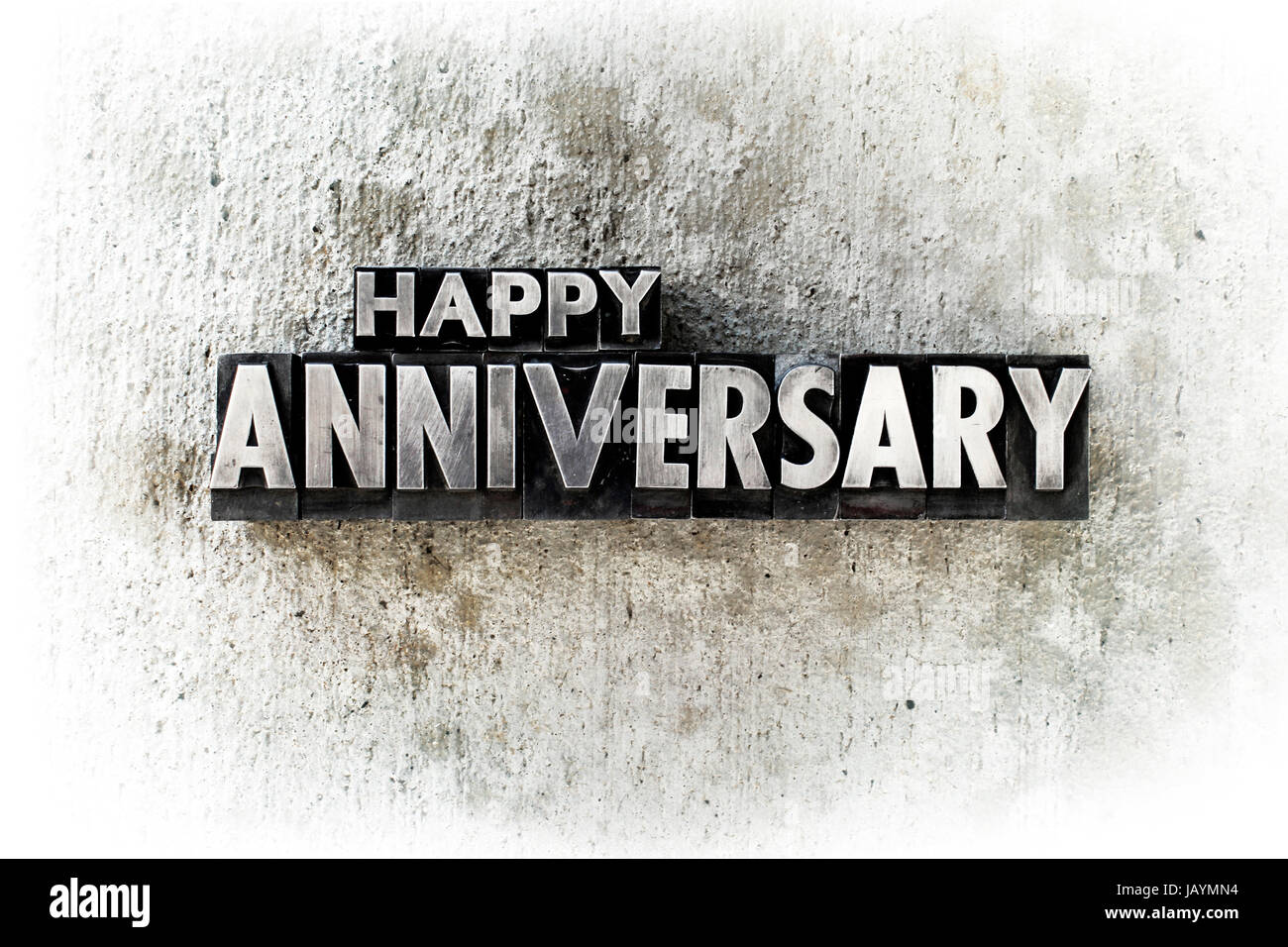 Les Mots Joyeux Anniversaire Ecrit En Vieux Millesime Typo Type Photo Stock Alamy