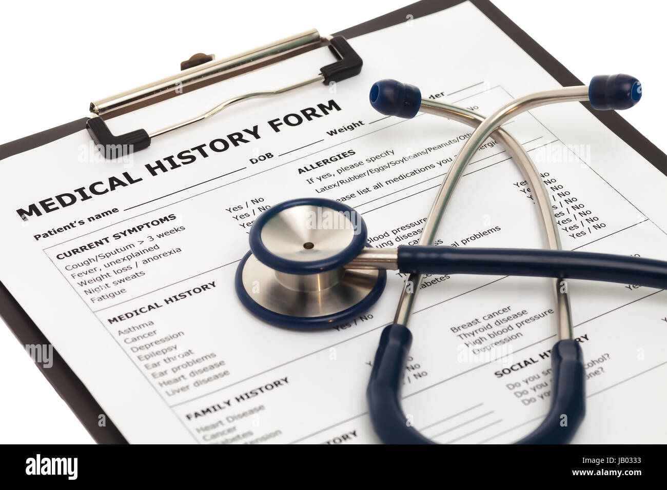 Formulaire d'antécédents médicaux on clipboard with stethoscope Banque D'Images