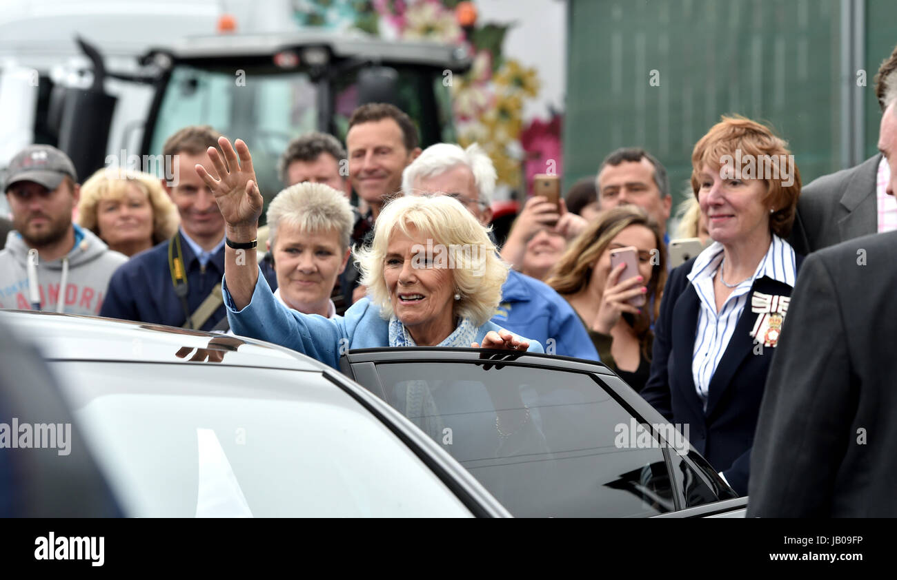 Ardingly Sussex, UK. 8 juin, 2017. La duchesse de Cornouailles Camilla quitte le sud de l'Angleterre, qui ont eu lieu à l'Ardingly Showground à Sussex . La Société d'agriculture du sud de l'Angleterre célèbre son 50e anniversaire cette année présentant le meilleur de l'agriculture, l'horticulture et la campagne dans le sud de l'Angleterre. Crédit : Simon Dack/Alamy Live News Banque D'Images