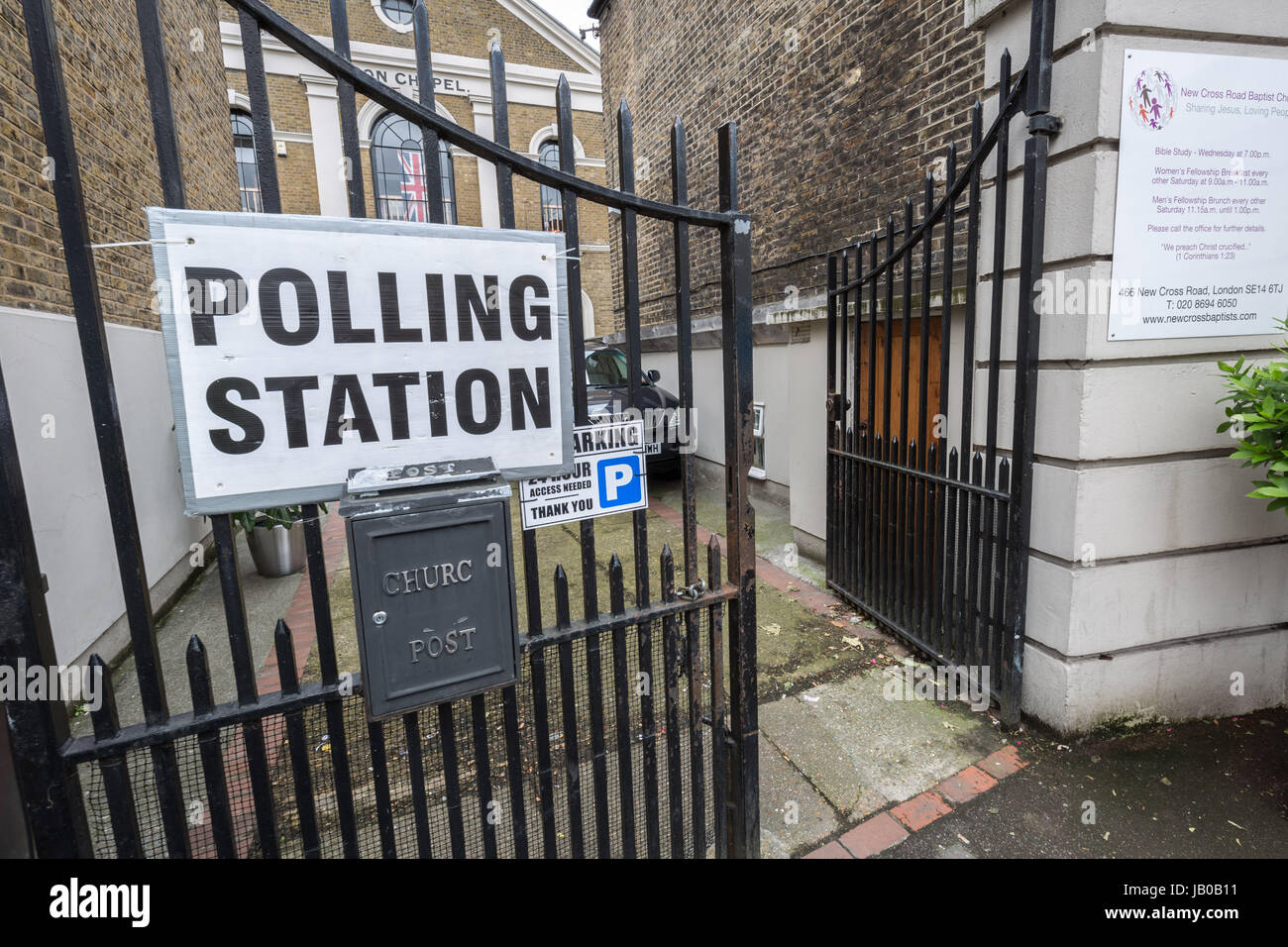 Londres, Royaume-Uni. 8 juin, 2017. Bureau de vote à New Cross Road Baptist Church. Le jour du scrutin de l'élection générale dans le sud-est de Londres © Guy Josse/Alamy Live News Banque D'Images