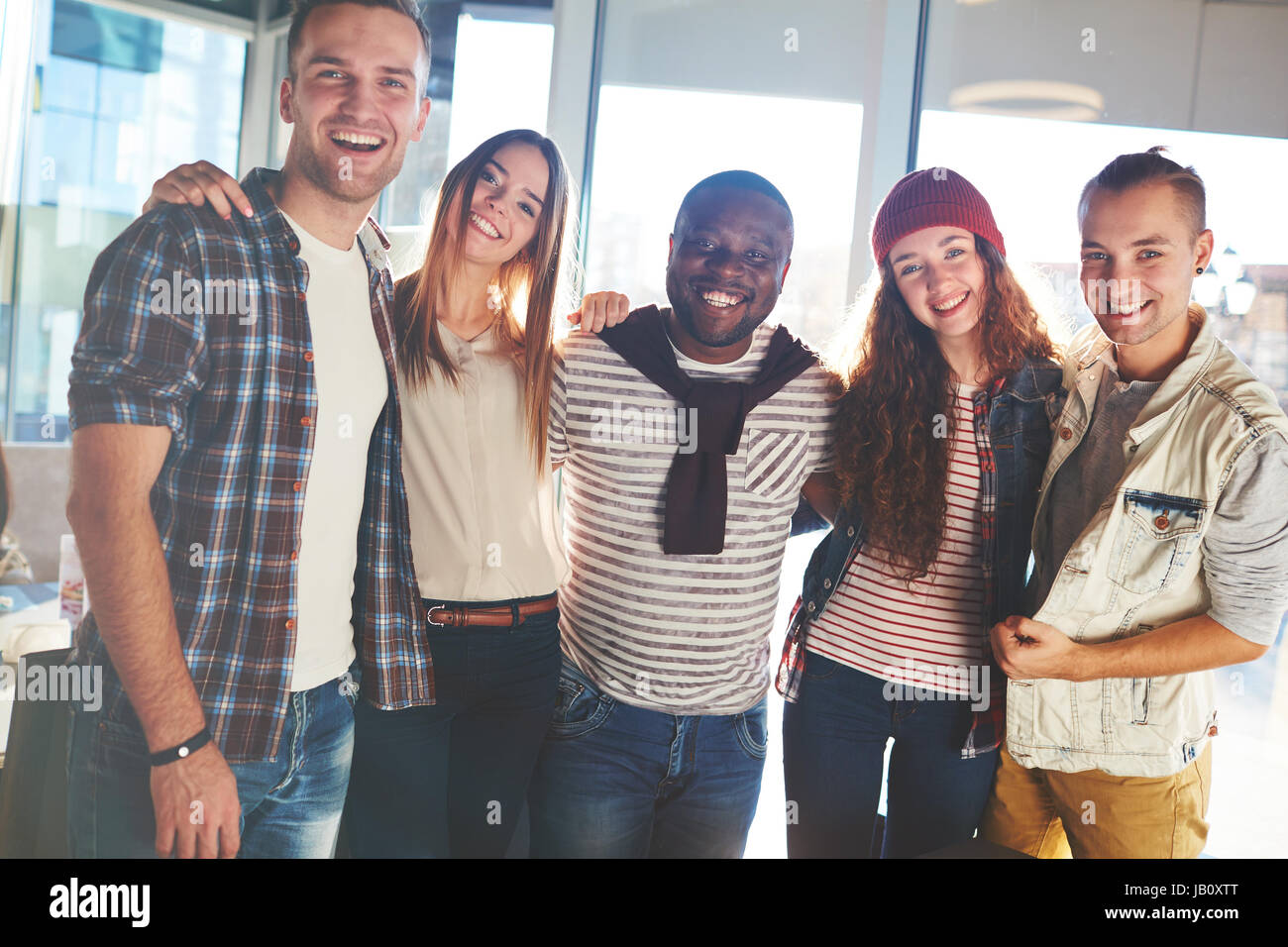 Restant en mémoire jour avec des amis Banque D'Images