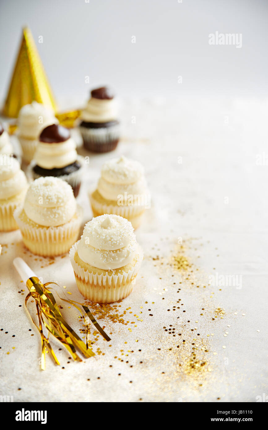 Cupcake, parti, glitter, sucré, cupcakes, glaçage, or, chocolat, vanille Banque D'Images