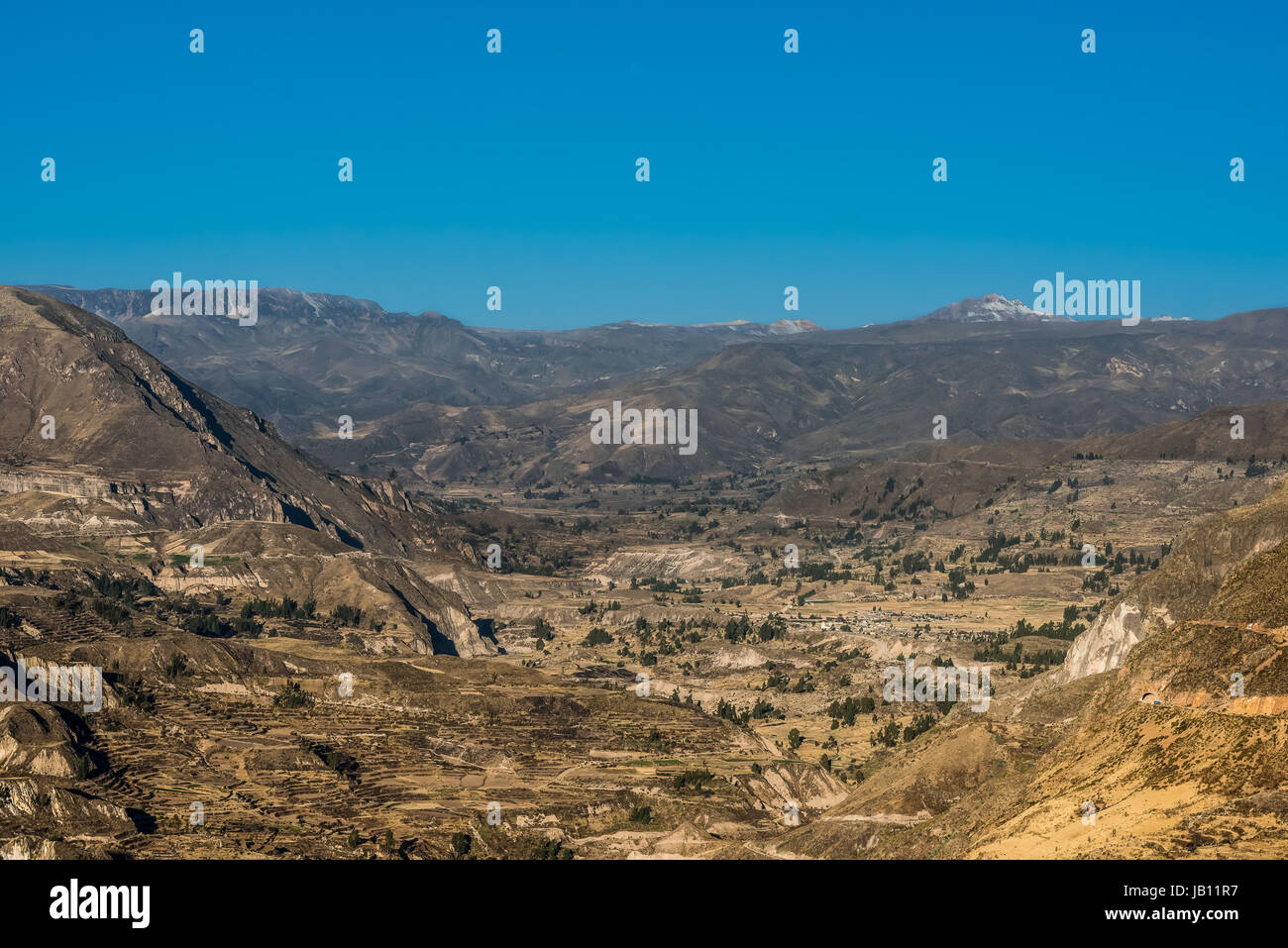 Vue aérienne de Colca Canyon dans les Andes péruviennes à Arequipa au Pérou Banque D'Images