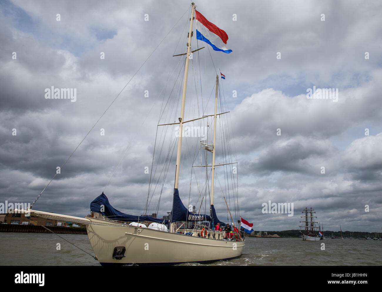 Une flottille hollandaise reçoit un hommage de HH Prins Maurits au Château supérieur, dans le cadre de la commémoration Bataille de Medway. Banque D'Images