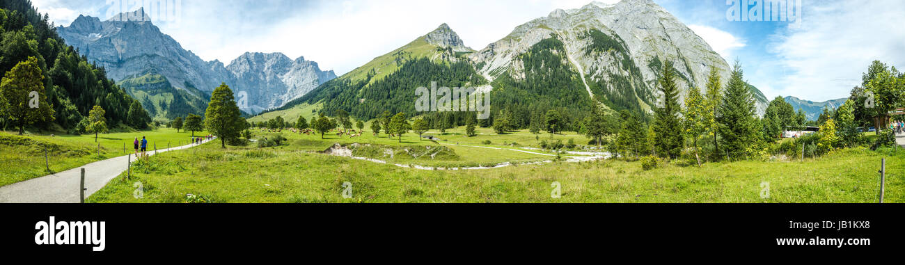 Panorama du Karwendel Feriendorf in Tirol, Autriche Banque D'Images