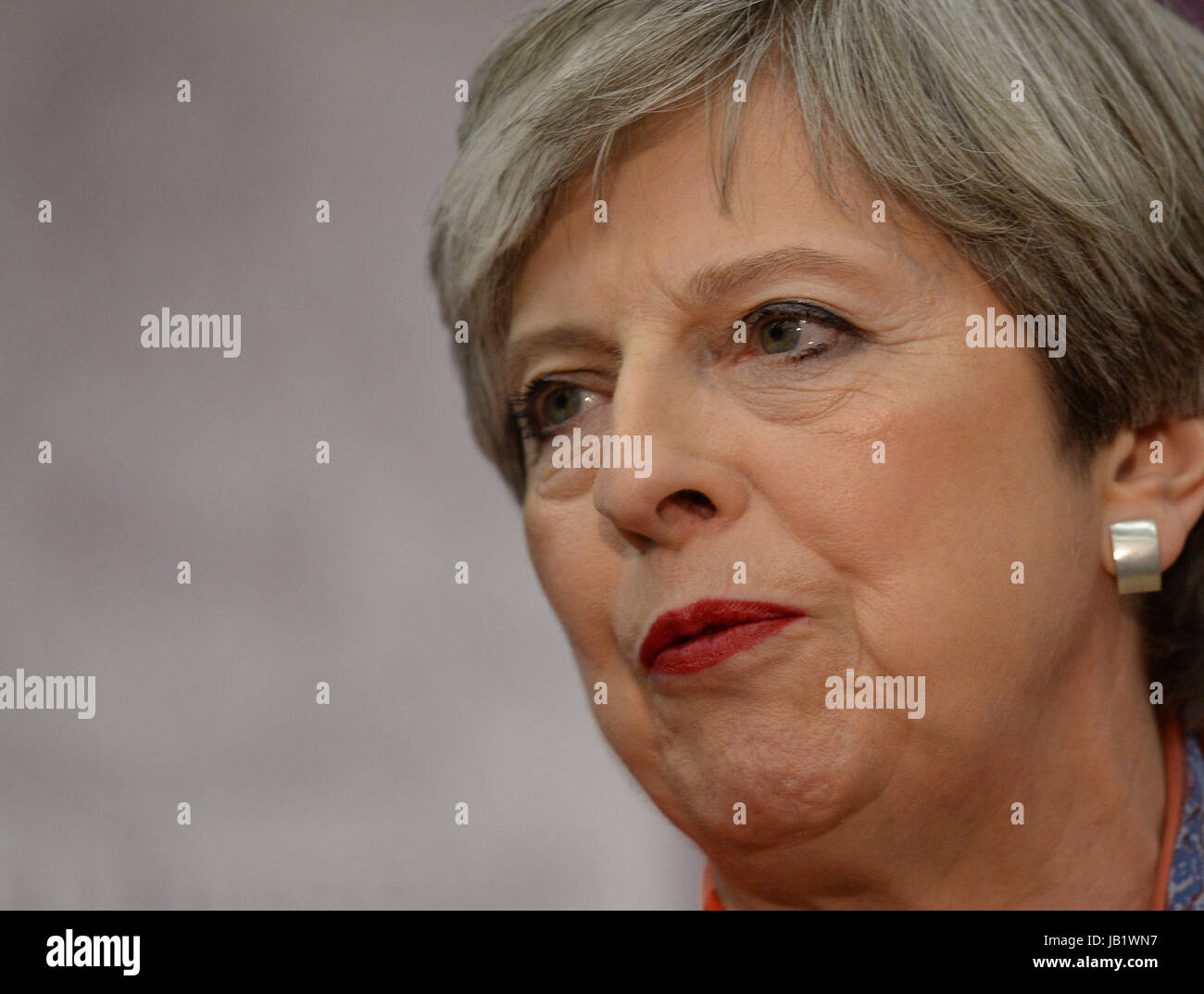 Premier ministre Theresa peut s'exprime à l'aimant de Loisirs à Maidenhead, après qu'elle a occupé son siège. Banque D'Images