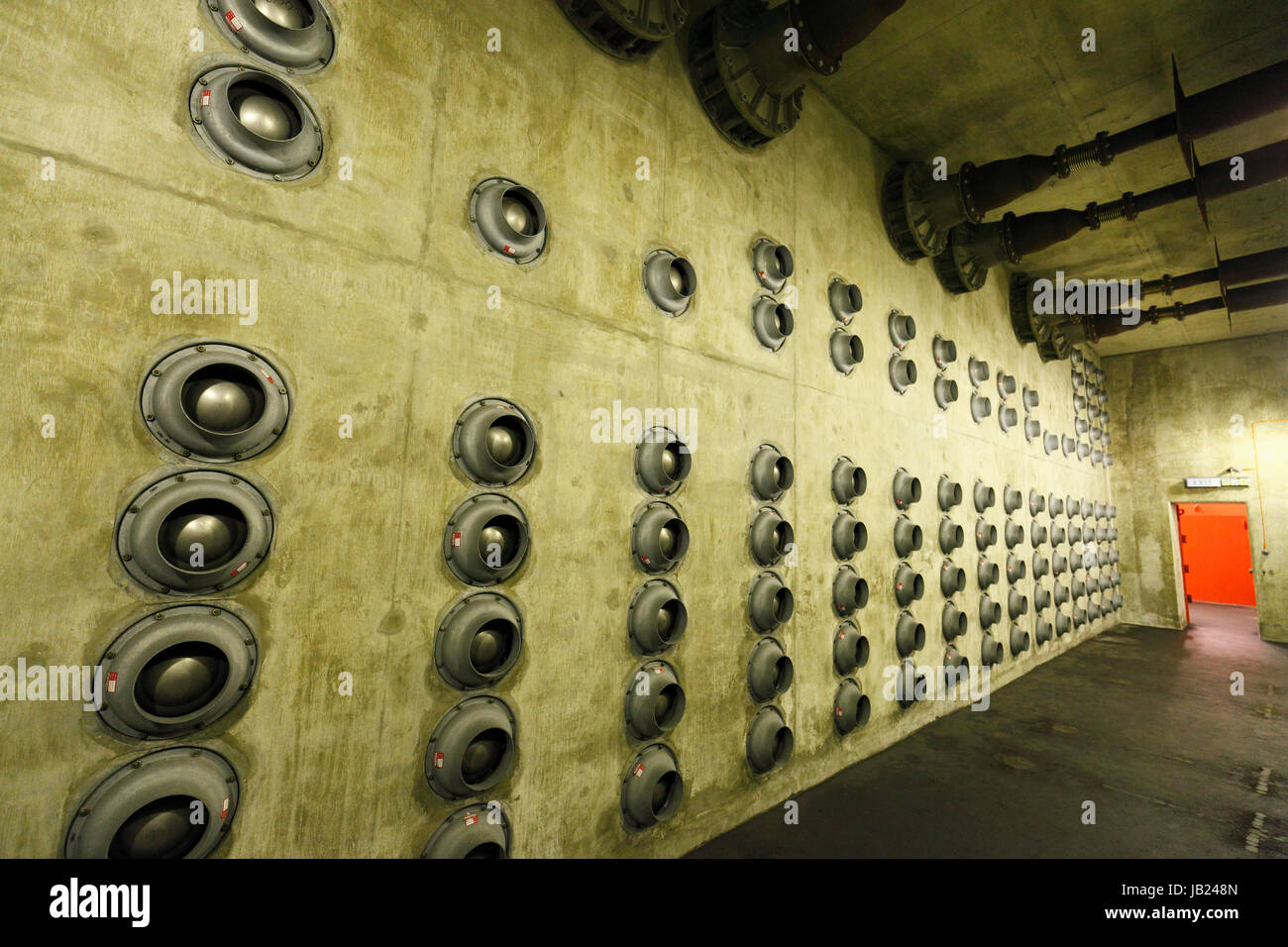 D'air dans un mur de béton dans le bunker nucléaire souterrain à RAF Neatishead, Norfolk, Royaume-Uni. Banque D'Images