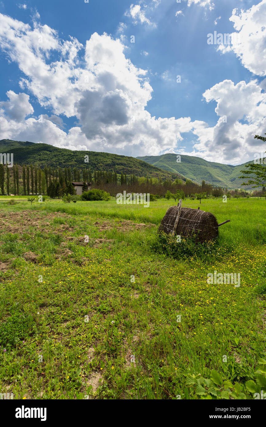 Une vue sur la campagne près de l'Orpiano - Fiuminata - Como - Marches Banque D'Images