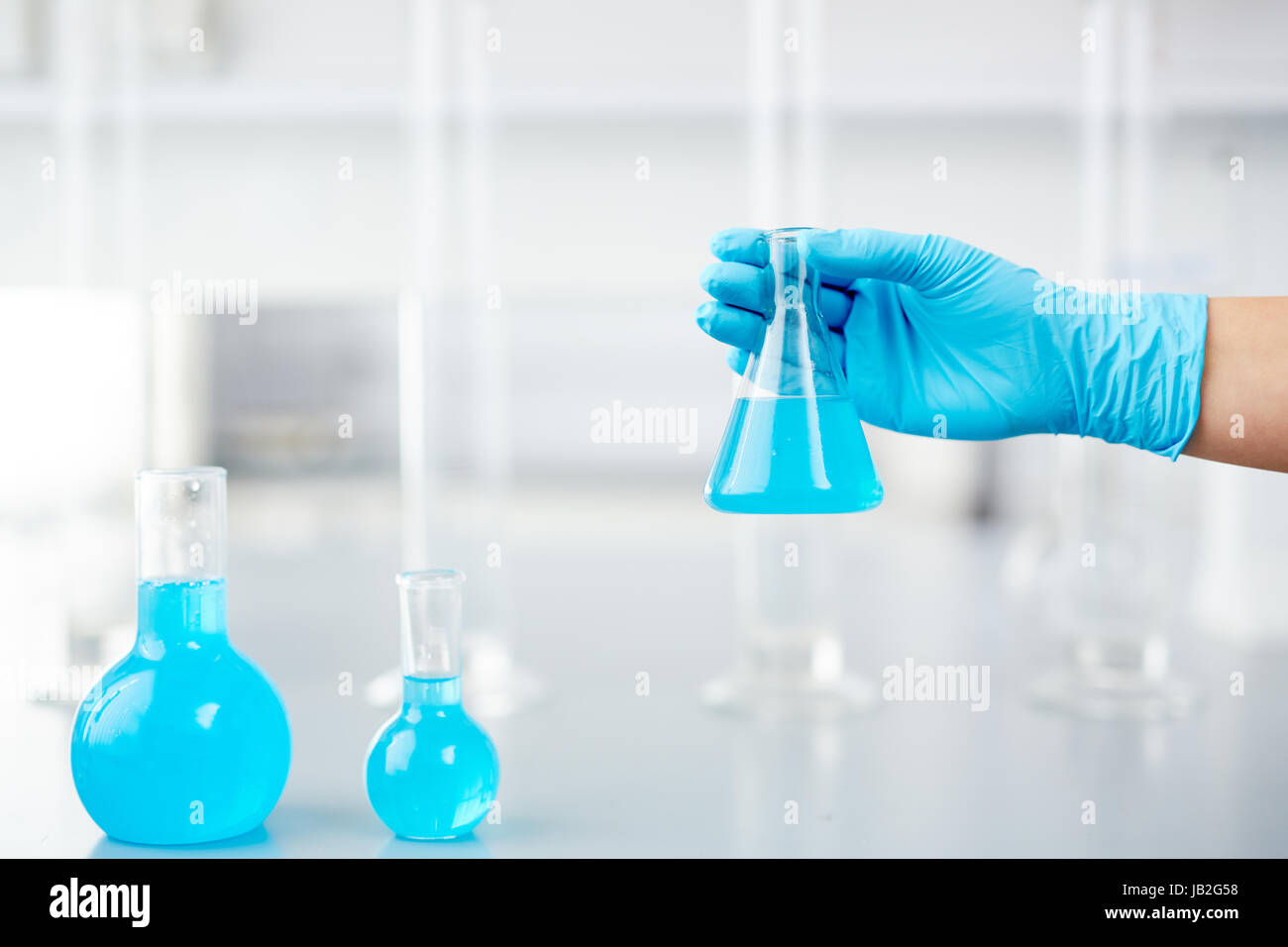 Groupe de travail scientifique en laboratoire chimique Banque D'Images