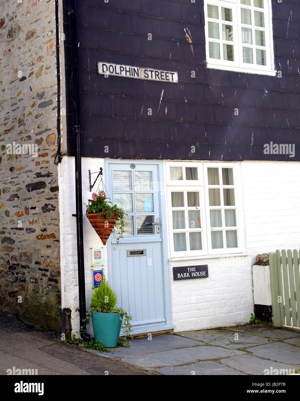 Port Isaac, Cornwall, UK - 8 Avril 2017 : l'Écorce House self catering holiday home sur Dolphin Street dans le village de Port Isaac Cornish Banque D'Images