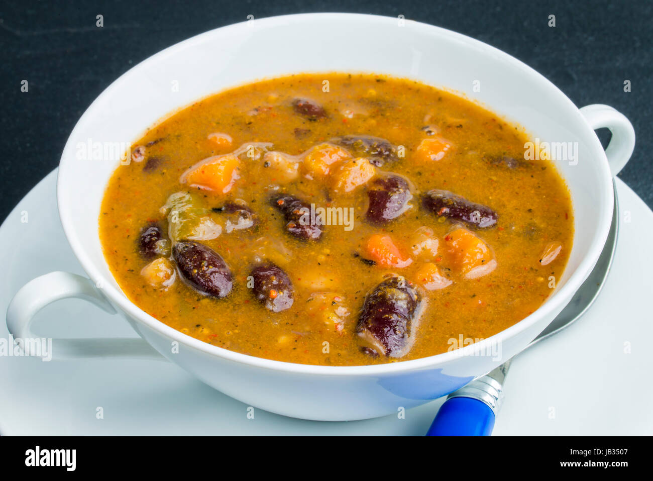Bohnensuppe Banque de photographies et d’images à haute résolution - Alamy