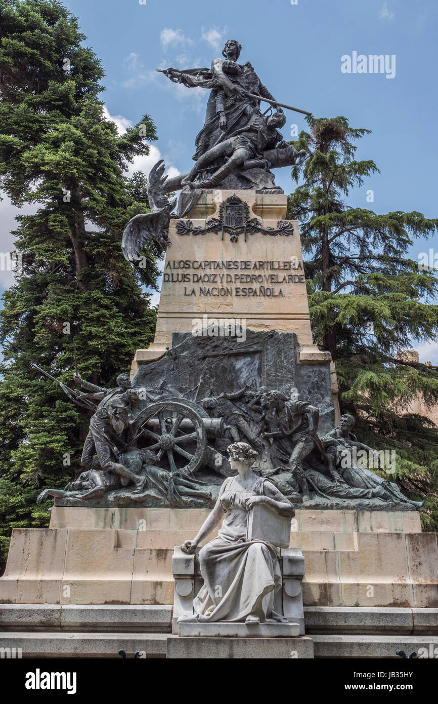 Segovia, Espagne - juin 3 : Monument aux héros du 2 mai et hommage aux capitaines Pedro Velarde et Luis Daoíz le jour de l'indépendance nationale Banque D'Images