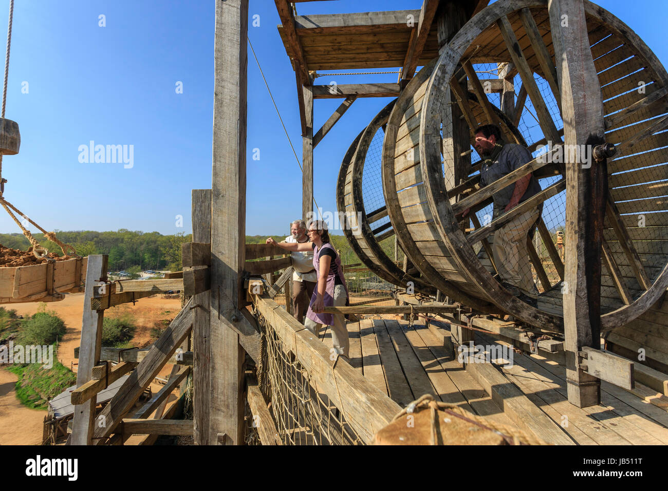 La France, la Puisaye, Yonne (89), Treigny, château de Guédelon, chantier de construction d'un La France, la Puisaye, Yonne (89), Treigny, château de Guédelon, chantier de construction d'un