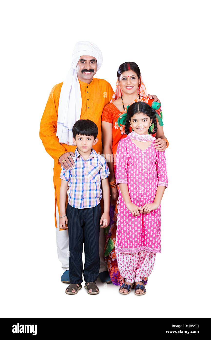 Smiling Indian Farme Famille Parents et enfants se tenant ensemble sur fond blanc Banque D'Images