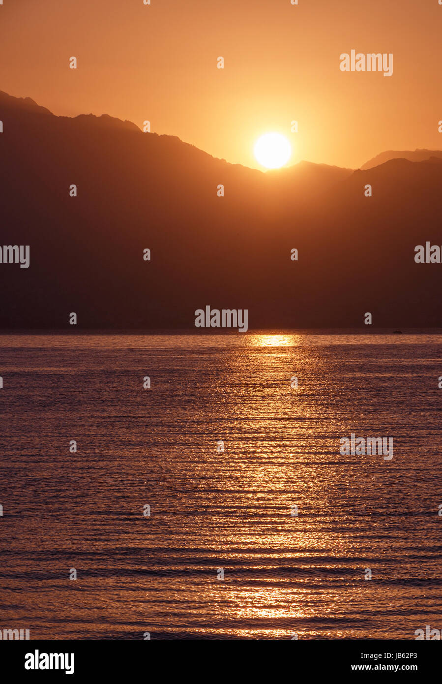 Vue sur le lever du soleil au-dessus du golfe d'Aqaba Eilat, Israël Banque D'Images