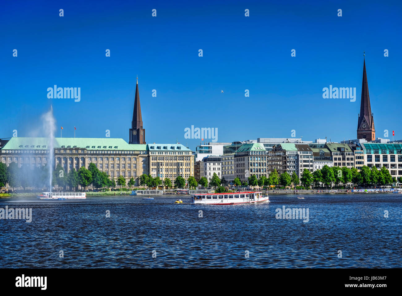 L'Alster bateau sur le lac Inner Alster à Hambourg, Allemagne Banque D'Images