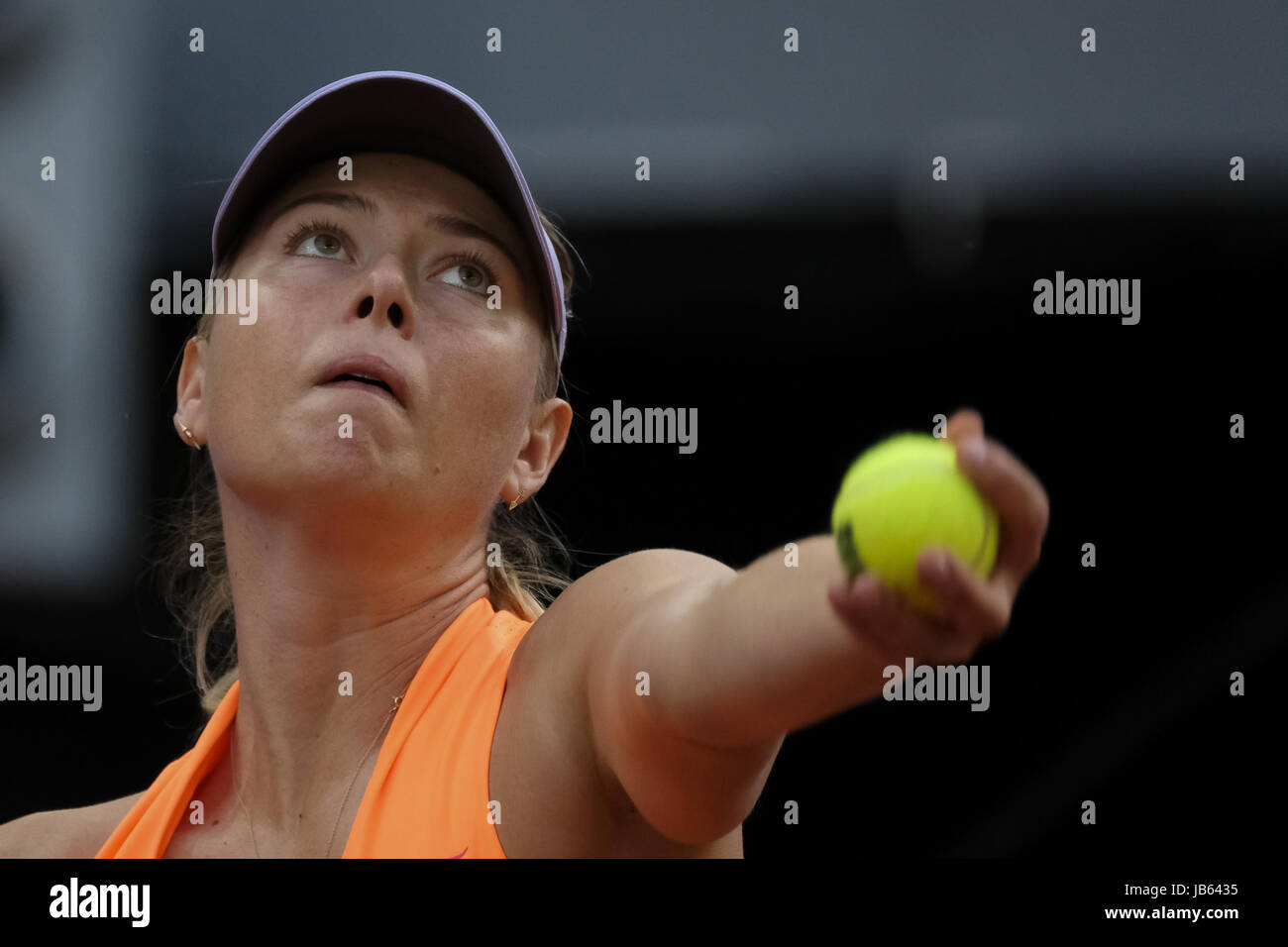 Maria Sharapova de Russie en action contre Eugenie Bouchard du Canada sur la troisième journée de la Mutua Madrid Open de tennis à la Caja Magica de Madrid, Espagne. Avec : Maria Sharapova Où : Madrid, Communauté de Madrid, Espagne Quand : 08 mai 2017 Credit : Oscar Gonzalez/WENN.com Banque D'Images