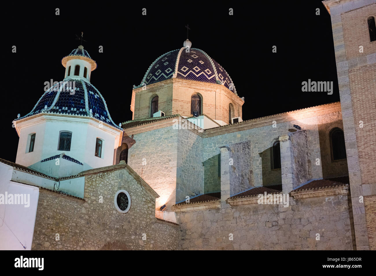 Cathédrale de Altea illuminé la nuit, Alicante, Benidorm, Altea, Costa Blanca, Espagne Banque D'Images