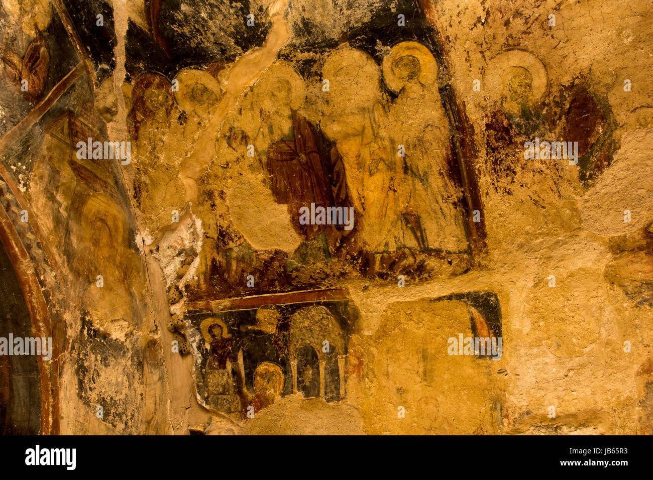 Juste de côté les fouilles de l'époque Minoenne Hagia Triada se trouve l'église orthodoxe grecque Hagios Georgios qui a de belles fresques anciennes et très Banque D'Images