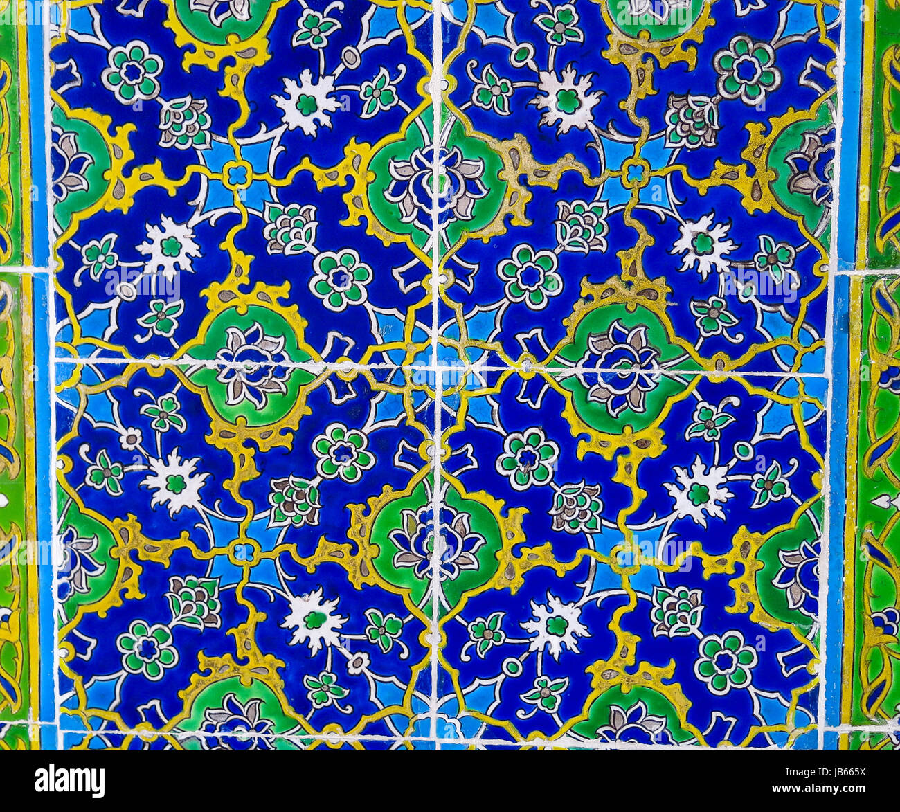 Carreaux d'Iznik lapis avec tulip modèle sur un mur dans le harem dans le palais de Topkapi, à Istanbul, Turquie Banque D'Images