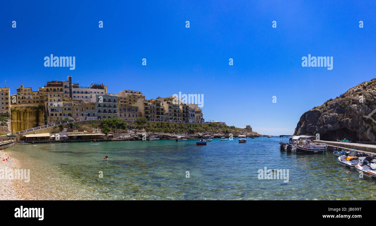 Marina, à Xlendi Xlendi Bay, l'île de Gozo, Malte. Banque D'Images