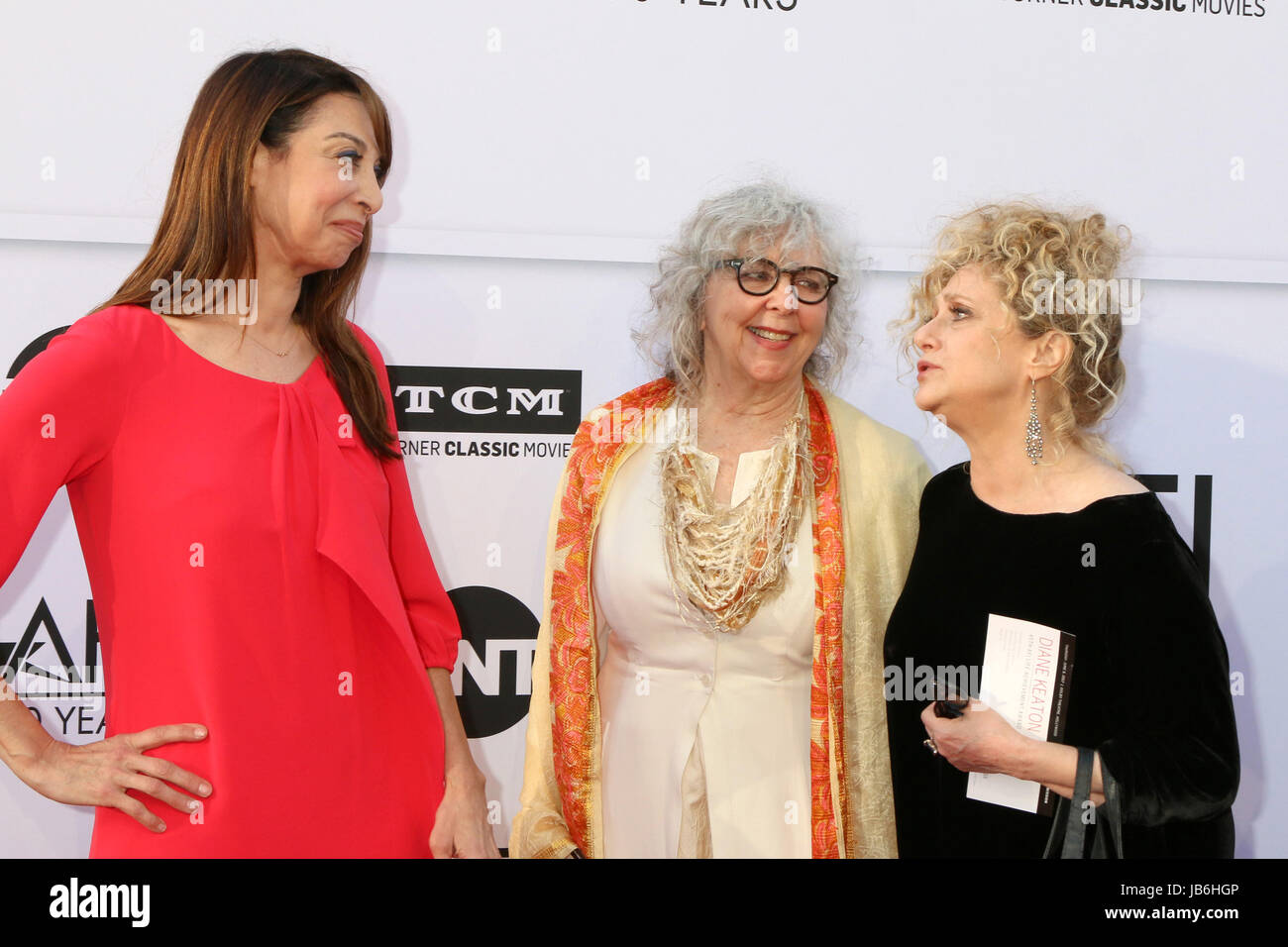 Los Angeles, Californie, USA. 8 juin, 2017. LOS ANGELES - Oct 8 : Ileana Douglas, Gues, Carol Kane à l'American Film Institute's Lifetime Achievement Award à Diane Keaton au Dolby Theatre Le 8 juin 2017 à Los Angeles, CA : Crédit Kay Blake/ZUMA/Alamy Fil Live News Banque D'Images Los Angeles, Californie, USA. 8 juin, 2017. LOS ANGELES - Oct 8 : Ileana Douglas, Gues, Carol Kane à l'American Film Institute's Lifetime Achievement Award à Diane Keaton au Dolby Theatre Le 8 juin 2017 à Los Angeles, CA : Crédit Kay Blake/ZUMA/Alamy Fil Live News Banque D'Images