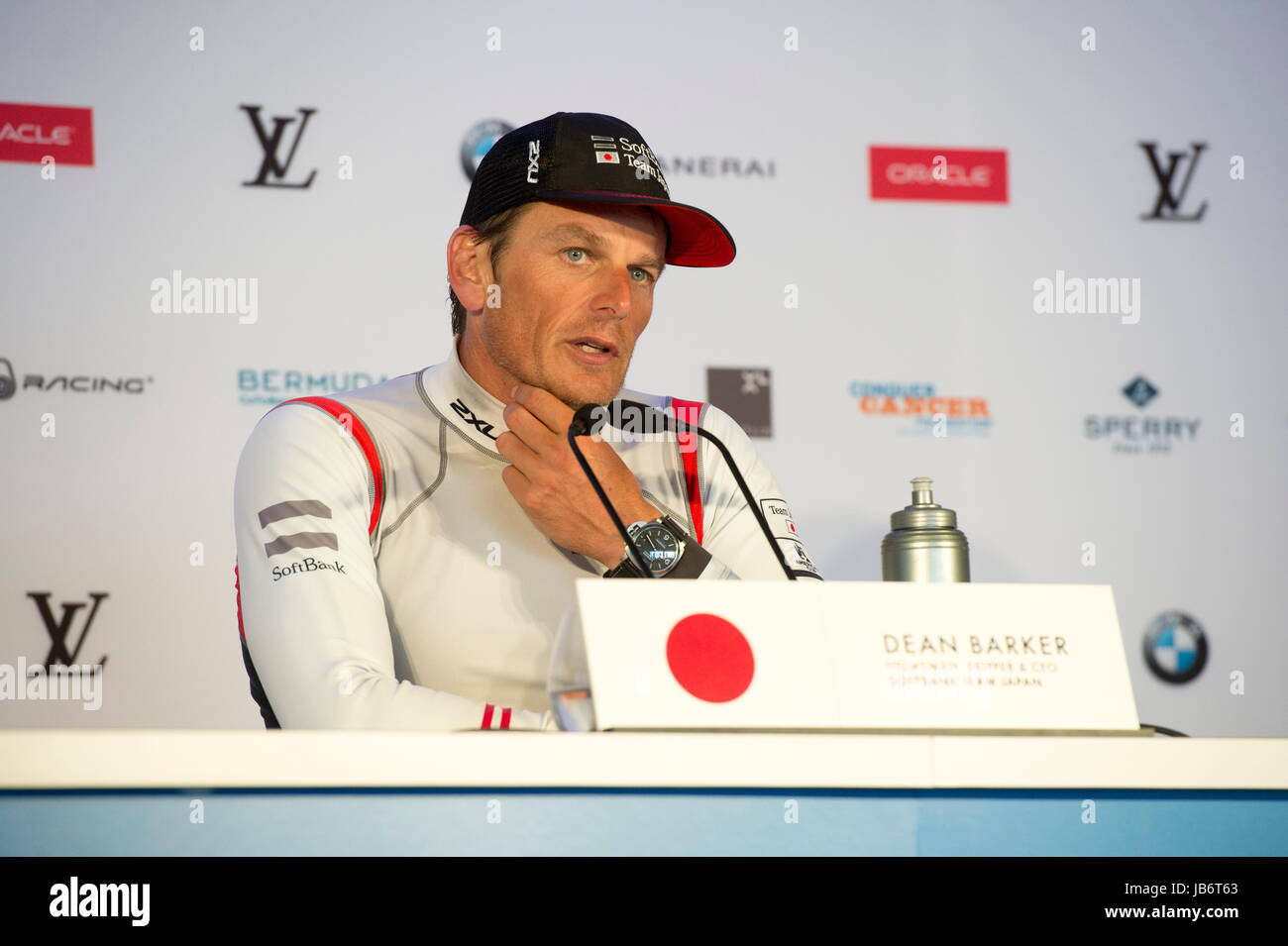 L'excellent son, les Bermudes. 9 juin 2017. La Banque du Japon de l'équipe Soft Chef et barreur Dean Barker à la conférence de presse après avoir perdu leur course finale contre Artemis Racing (SWE) dans la Louis Vuitton America's Cup demi-finales des séries éliminatoires. Crédit : Chris Cameron/Alamy Live News Banque D'Images