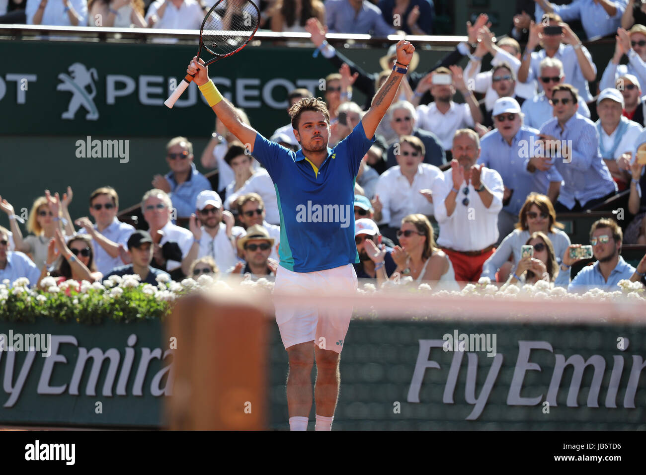 Paris, France. 09Th Juin, 2017. Le joueur de tennis suisse Stan Wawrinka célèbre sa victoire contre le joueur de tennis Écossais Andy Murray en finale de l'ATP 1/2 Open de France à Roland Garros le 9 juin 2017 à Paris, France - Credit : Yan Lerval/Alamy Live News Banque D'Images