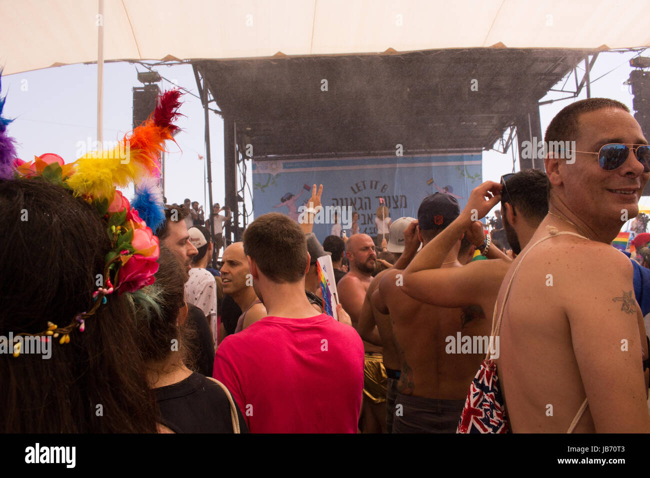 Tel Aviv, Israël. 09Th Juin, 2017. Parade Gay de Tel Aviv. Parade Gay de Tel Aviv beach party 2017 Crédit de rendement et Ishtar : Sophia/Avnilov Alamy Live News Banque D'Images