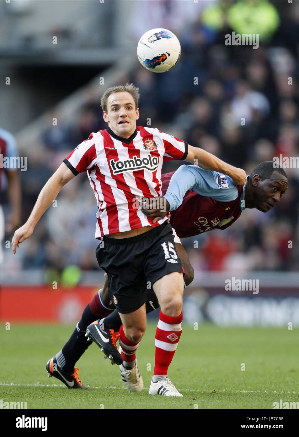 DAVID VAUGHAN EMILE HESKEY V SUNDERLAND SUNDERLAND ASTON V ASTON VILLA Sunderland FC STADE DE LA LUMIÈRE DE L'ANGLETERRE Le 29 octobre 2011 Banque D'Images