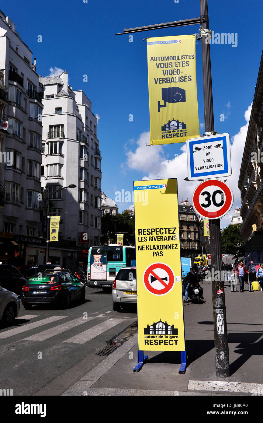 Pas de parking, pas de corne, video zone North Railway Station, Paris, France Banque D'Images Pas de parking, pas de corne, video zone North Railway Station, Paris, France Banque D'Images