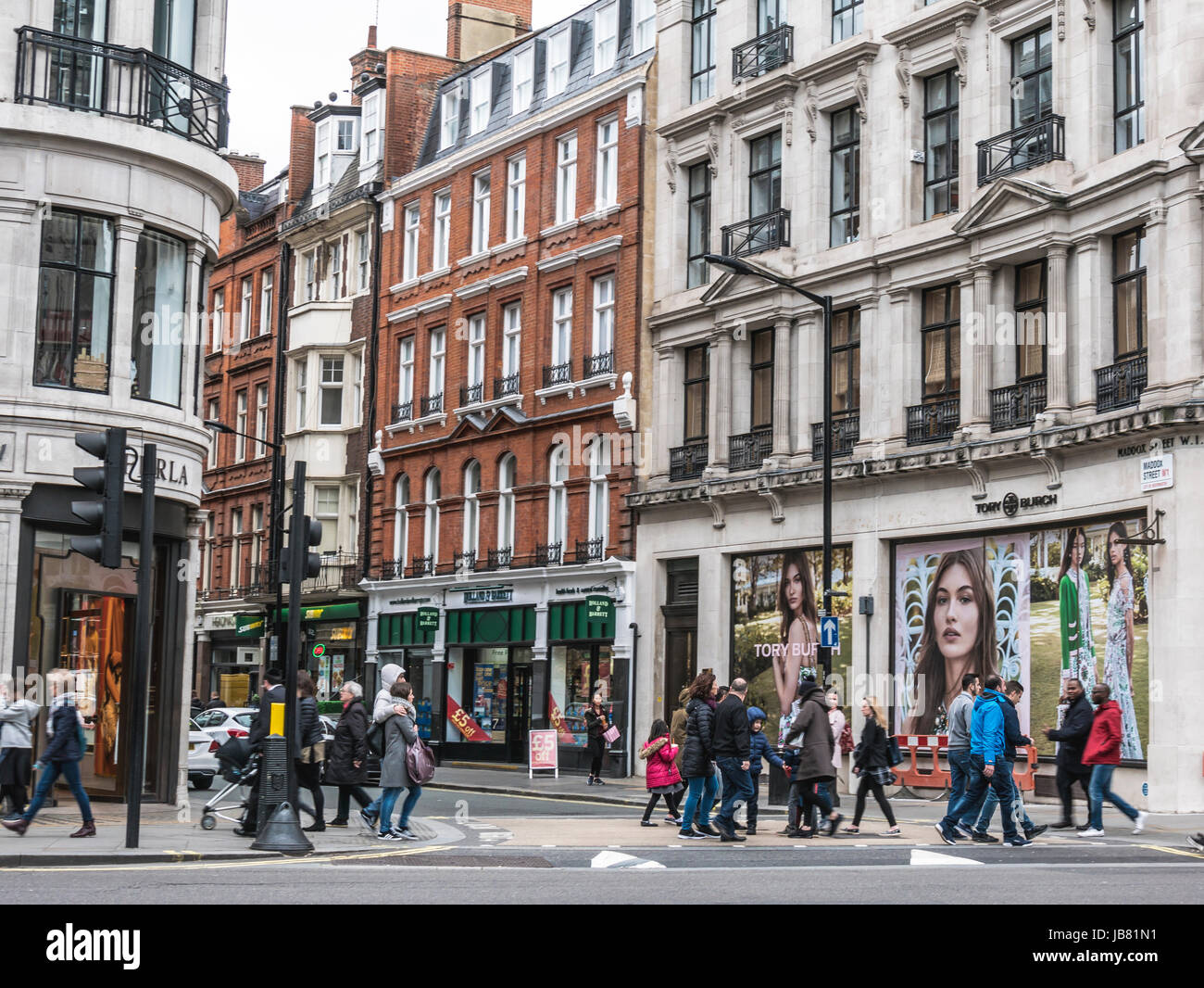 Londres, beaucoup de personnes à pied d'Oxford Street Banque D'Images