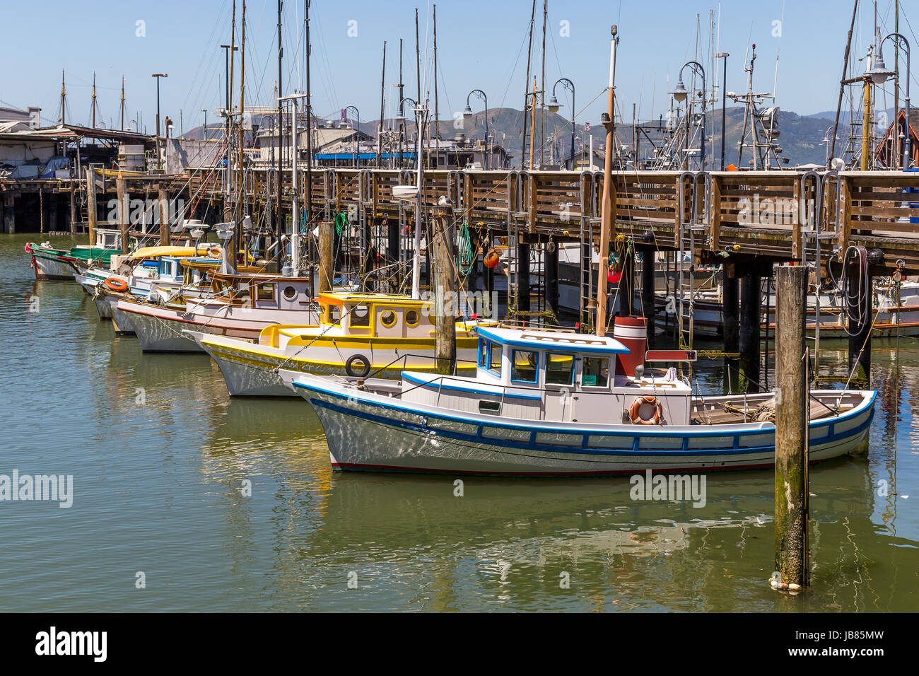 Vue d'un téléphérique redressement de Fishermans Wharf Banque D'Images