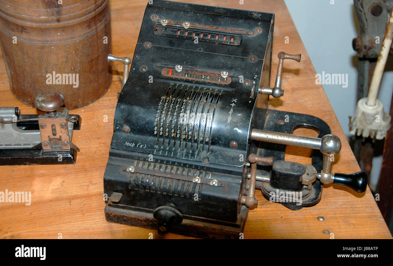 SUBLIME ANCIENNE MACHINE a calculer mécanique Brunsvigamade in GERMANY